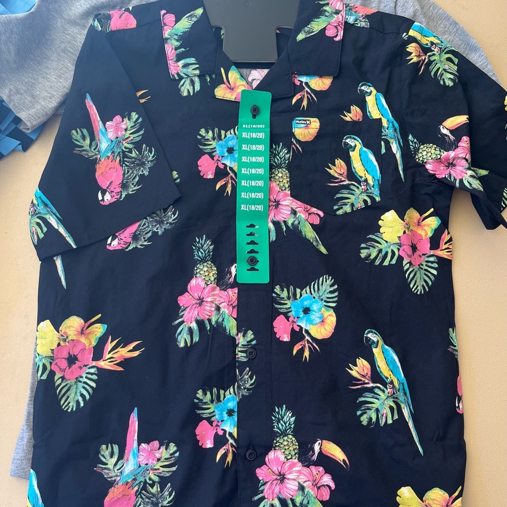 Brand New Boys Size XL 18/20 Hurley Hawaiian Button Down and Tshirt
